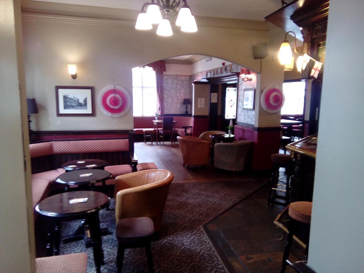The Bulls Head Hotel มิล์นธอร์ป ภายนอก รูปภาพ